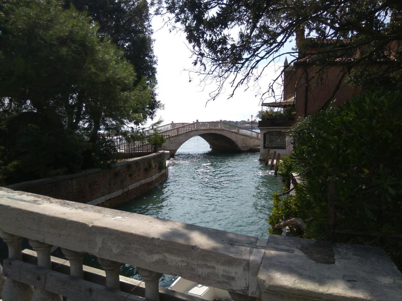 Susy Biennale Apartment - Canal View And Garden Venezia Eksteriør bilde